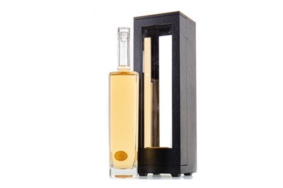 Lot 164 - 24 CARAT GIN