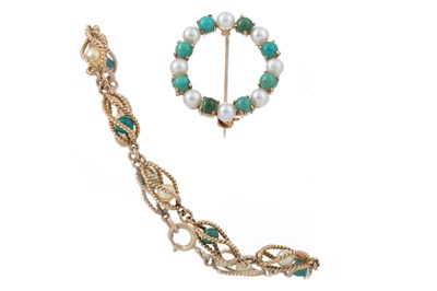 Lot 529 - TURQUOISE AND PEARL BRACELET