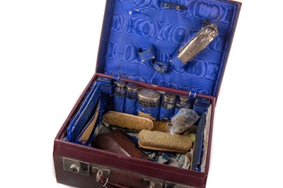 Lot 736 - EDWARDIAN GENTLEMAN'S TRAVELLING SET