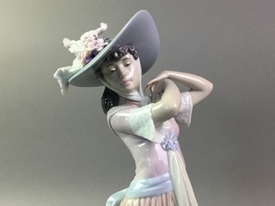 Lot 527 - THREE LLADRO FIGURES