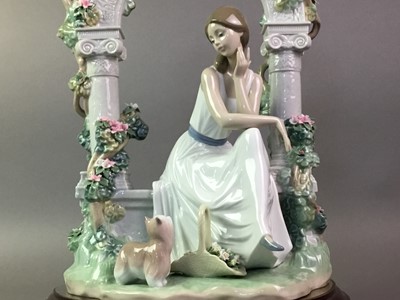 Lot 530 - LLADRO FIGURE