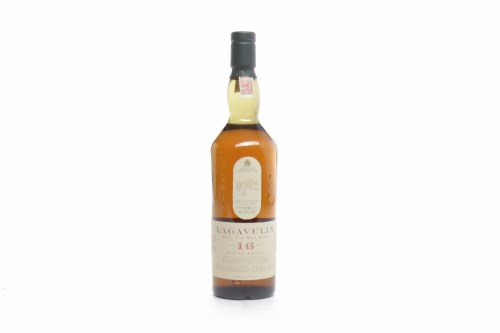 Lot 1322 - LAGAVULIN AGED 16 YEARS - WHITE HORSE...