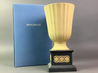 Lot 533 - WEDGWOOD VASE