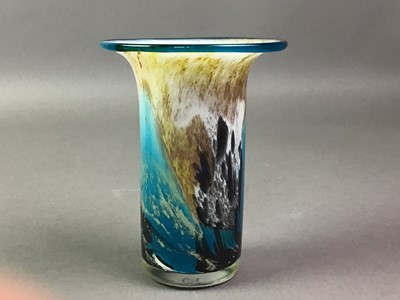 Lot 586 - MDINA GLASS VASE