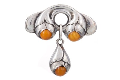 Lot 550 - DANISH SILVER AND AMBER BROOCH
