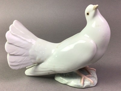 Lot 66 - LLADRO FIGURE OF A DOVE