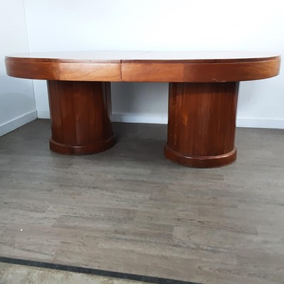 Lot 785 - OAK PEDESTAL DINING TABLE OF ART DECO DESIGN