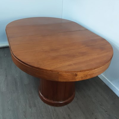 Lot 785 - OAK PEDESTAL DINING TABLE OF ART DECO DESIGN