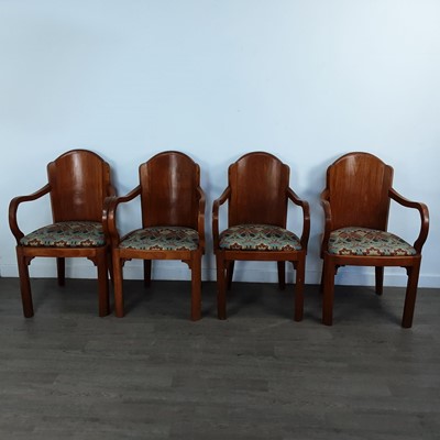 Lot 785 - OAK PEDESTAL DINING TABLE OF ART DECO DESIGN