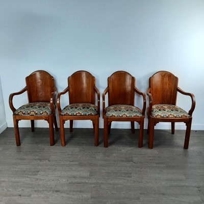 Lot 785 - OAK PEDESTAL DINING TABLE OF ART DECO DESIGN