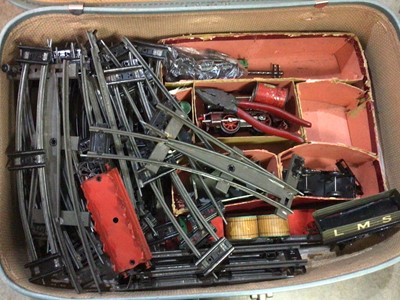 Lot 164 - HORNBY TINPLATE CLOCKWORK TRAIN SET