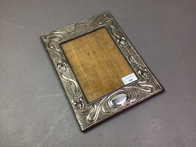 Lot 280 - EDWARDIAN SILVER MOUNTED PHOTOGRAPH FRAME