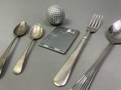 Lot 324 - SILVER TEASPOONS