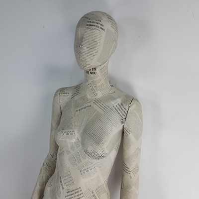 Lot 325 - MANNEQUIN OF A LADY