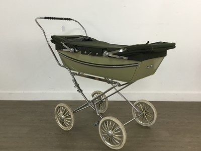 Lot 371 - SILVER CROSS DOLL'S PRAM