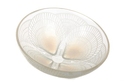 Lot 274 - RENE LALIQUE, 'COQUILLES' PATTERN OPALESCENT GLASS BOWL