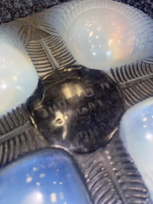 Lot 274 - RENE LALIQUE, 'COQUILLES' PATTERN OPALESCENT GLASS BOWL