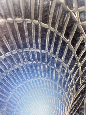 Lot 274 - RENE LALIQUE, 'COQUILLES' PATTERN OPALESCENT GLASS BOWL