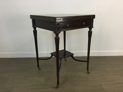 Lot 441 - EDWARDIAN MAHOGANY ENVELOPE CARD TABLE