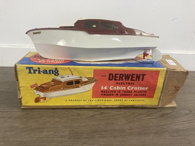 Lot 457 - TRIANG DERWENT ELECTRIC 14" CABIN CRUISER