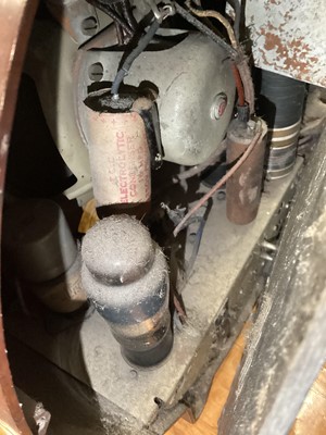 Lot 277 - EKCO (E. K. COLE LTD.), ART DECO RADIO