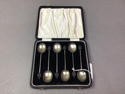 Lot 539 - SET OF SIX SILVER COFFEE SPOONS