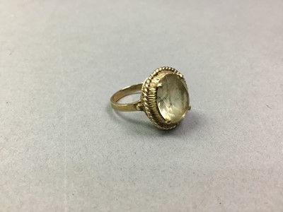 Lot 577 - QUARTZ DRESS RING