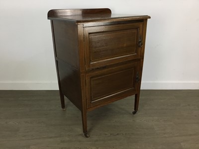 Lot 605 - EDWARDIAN MAHOGANY BEDSIDE CABINET