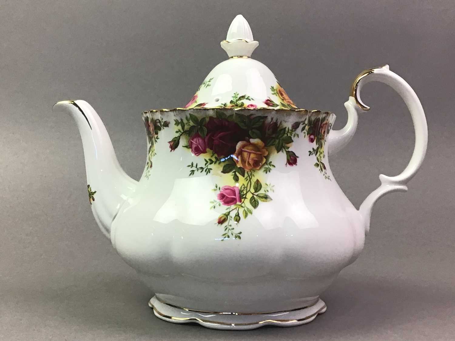 Royal albert old clearance country roses 1962 value