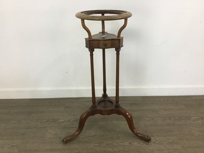 Lot 43 - MAHOGANY WASHSTAND