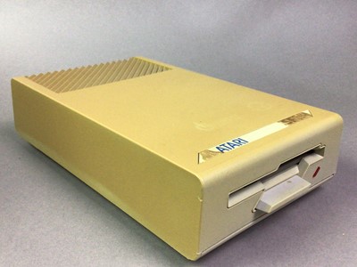 Lot 1002 - ATARI, SF314 DISK DRIVE