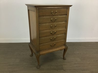 Lot 44 - EDWARDIAN MAHOGANY MUSIC CABINET