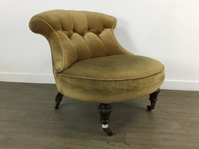 Lot 87 - VICTORIAN WALNUT GOSSIP CHAIR