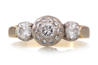 Lot 1135 - DIAMOND DRESS RING