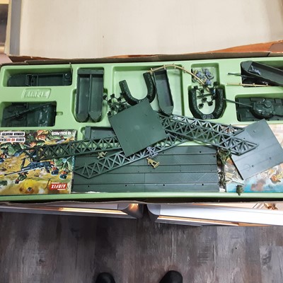 Lot 232 - COLLECTION OF VINTAGE GAMES