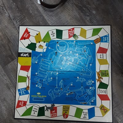 Lot 232 - COLLECTION OF VINTAGE GAMES