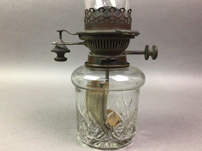 Lot 295 - CLEAR GLASS OIL LAMP