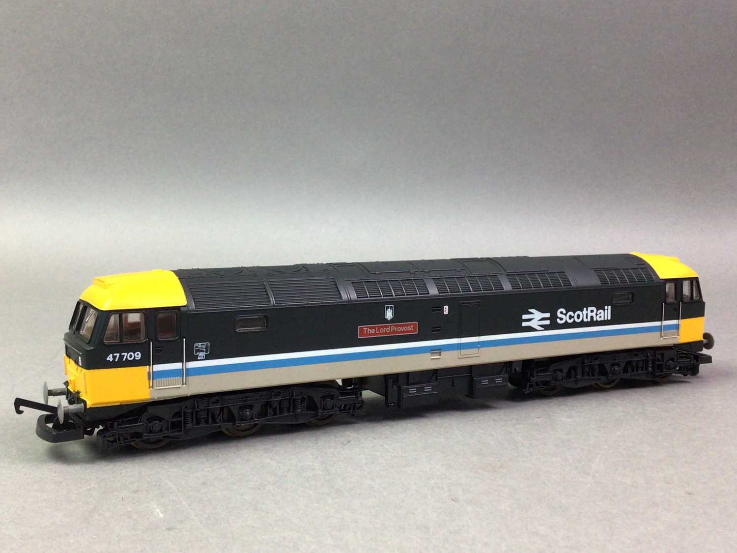 Lot 1040 - MODEL RAILWAY, EIGHT LOCOMOTIVES