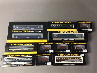 Lot 1067 - MODEL RAILWAY, GRAHAM FARISH BY BACHMANN