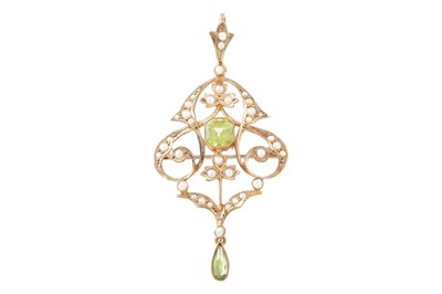Lot 1190 - PERIDOT AND SEED PEARL HOLBEIN