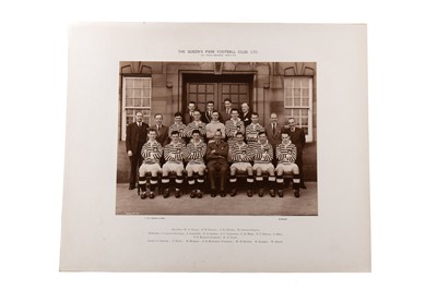 Lot 76 - MAX MURRAY OF QUEEN'S PARK F.C., TEAM PHOTOGRAPH