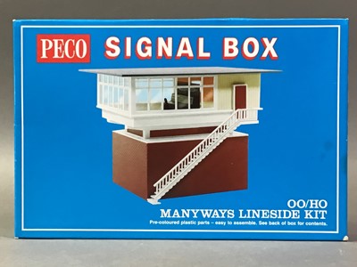 Lot 332 - MODEL RAILWAY, COLLECTION OF TRACK ARCHITECTURE AND BUILDING ACCESSORIES