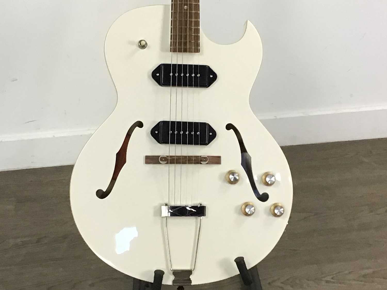 Lot 630 - EPIPHONE HOLLOW-BODY ELECTRIC GUITAR