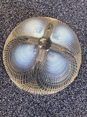 Lot 283 - RENE LALIQUE, 'COQUILLES' PATTERN OPALESCENT GLASS BOWL