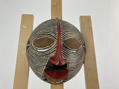 Lot 120 - LUBA/SONGYE MASK