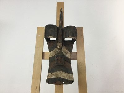 Lot 121 - SONGYE MASK