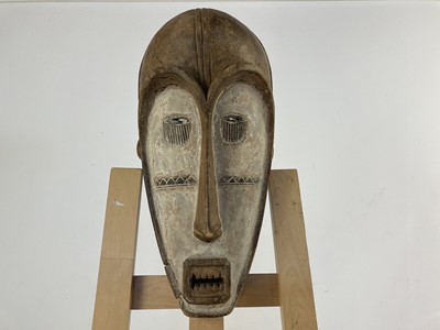 Lot 136 - FANG NGIL MASK