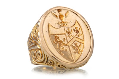 Lot 1239 - GENTLEMAN'S SEAL RING