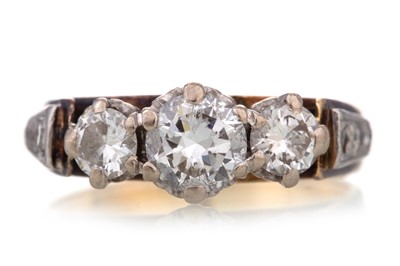 Lot 1242 - DIAMOND THREE STONE RING