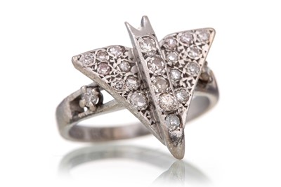 Lot 1243 - DIAMOND 'CONCORDE' RING